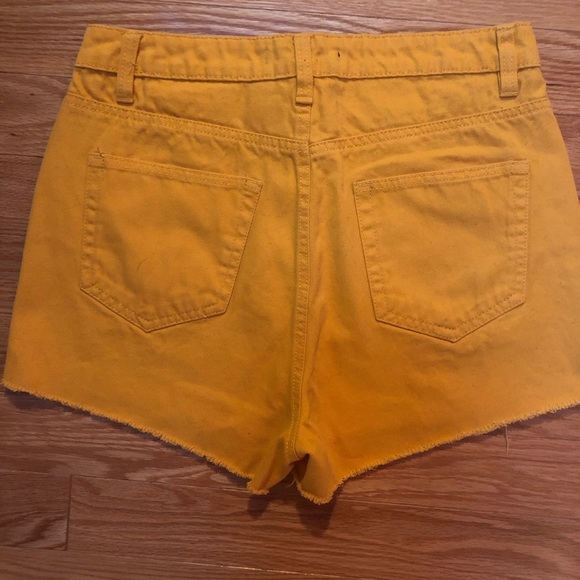 Yellow mom jean shorts - Picture 2 of 5
